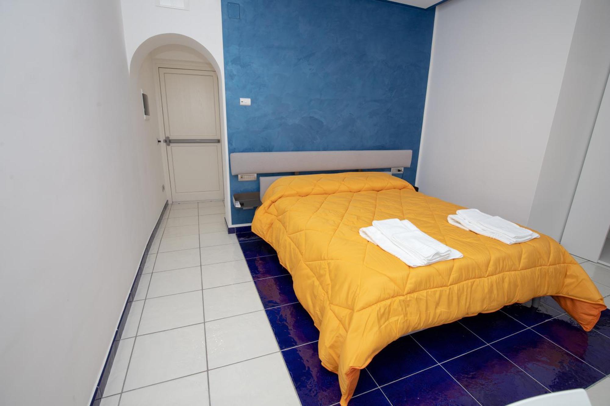 Terramare Hotel Майори Екстериор снимка