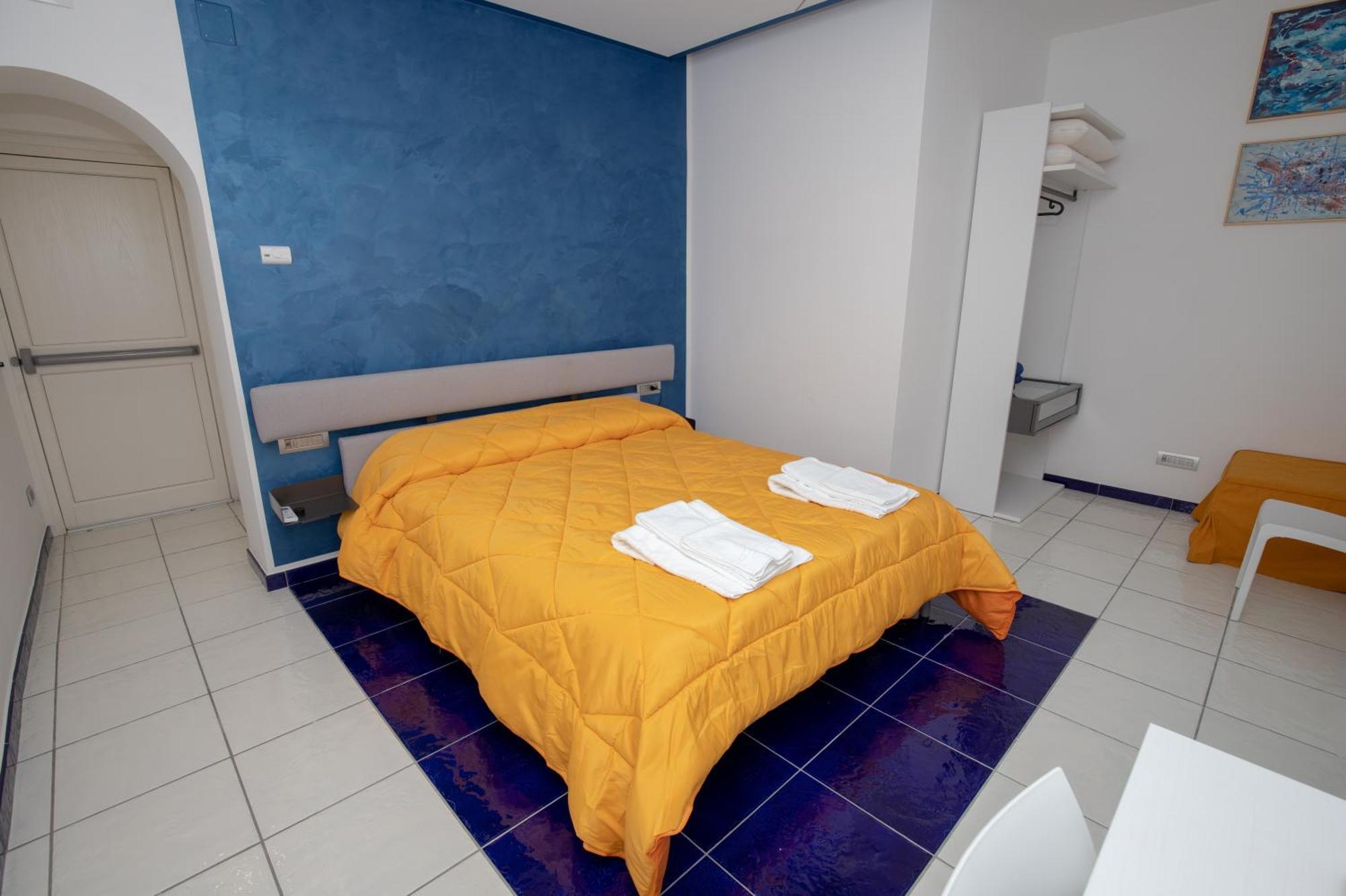 Terramare Hotel Майори Екстериор снимка